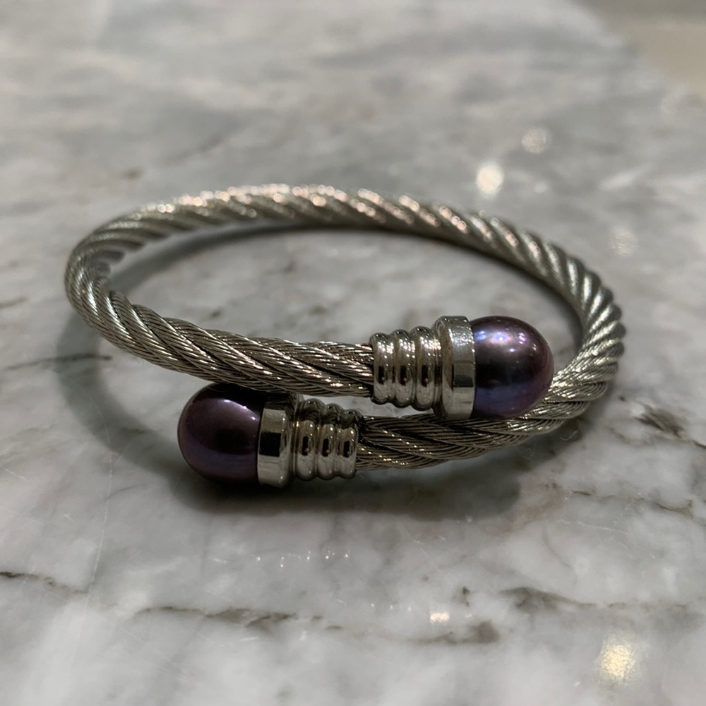 Double black Pearl cuff bracelet